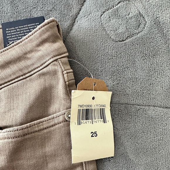 Lucky Brand Lolita Skinny Jeans - Picture 4 of 9